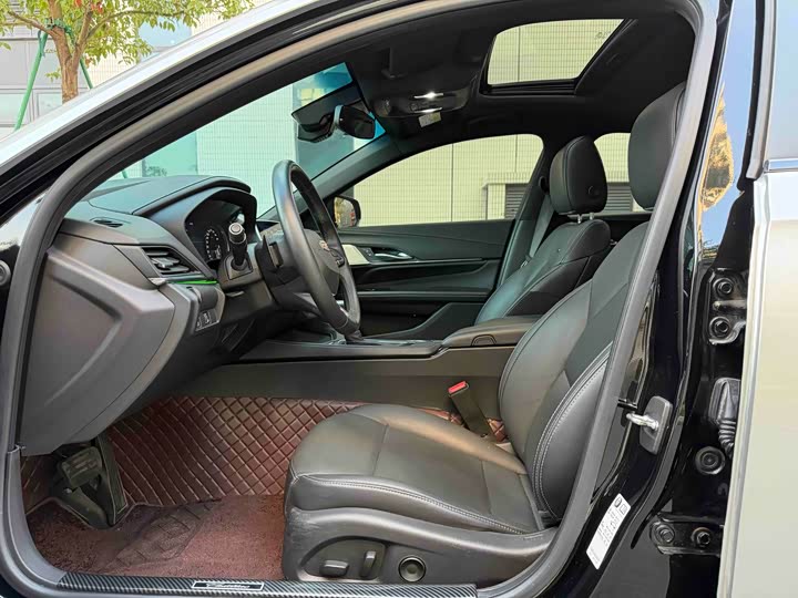 Фото 8 - Cadillac CT4