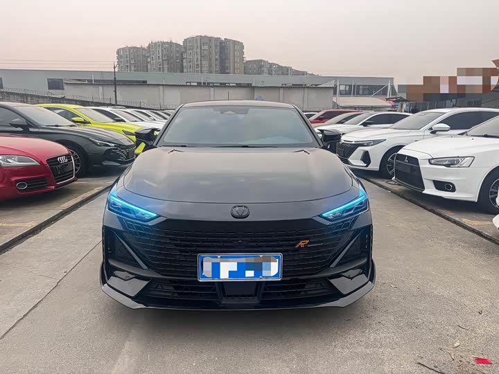 Фото 2 - Changan UNI-V