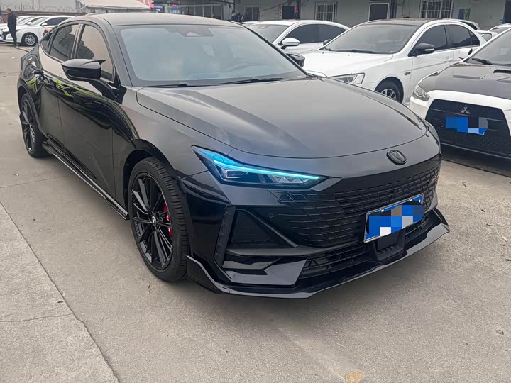 Фото 3 - Changan UNI-V