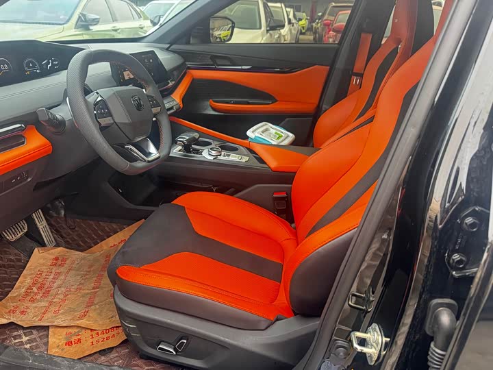 Фото 8 - Changan UNI-V