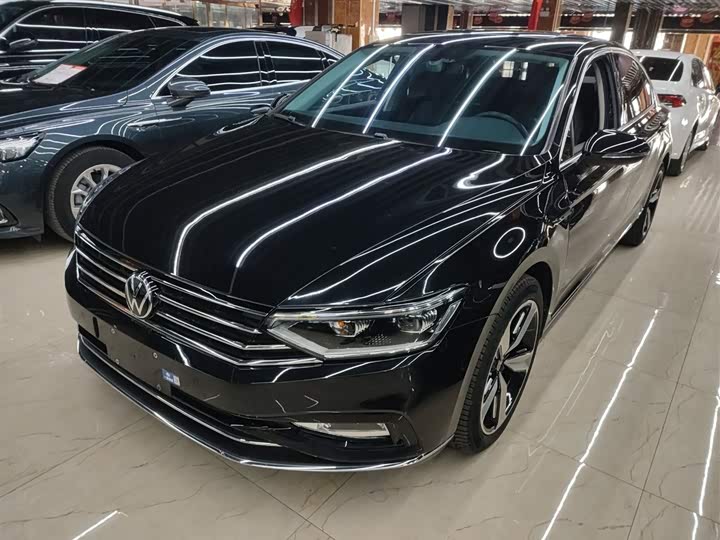 Фото 2 - Volkswagen Magotan