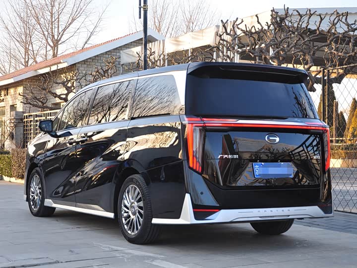 Фото 3 - GAC Trumpchi M8