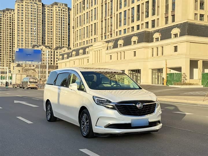 Фото 9 - Buick GL8 ES