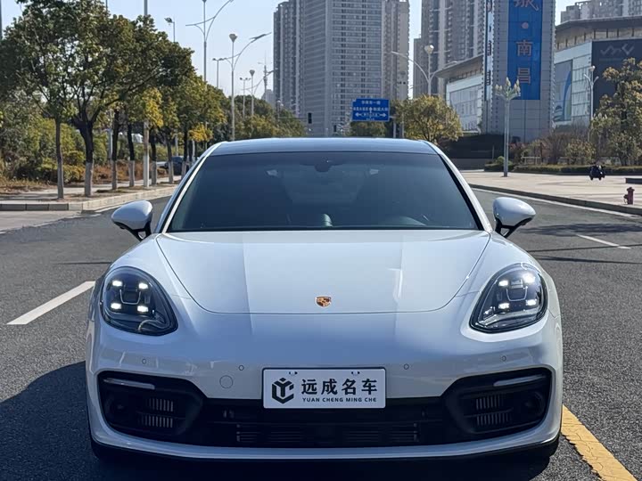 Фото 2 - Porsche Panamera