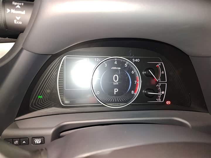 Фото 4 - Lexus ES