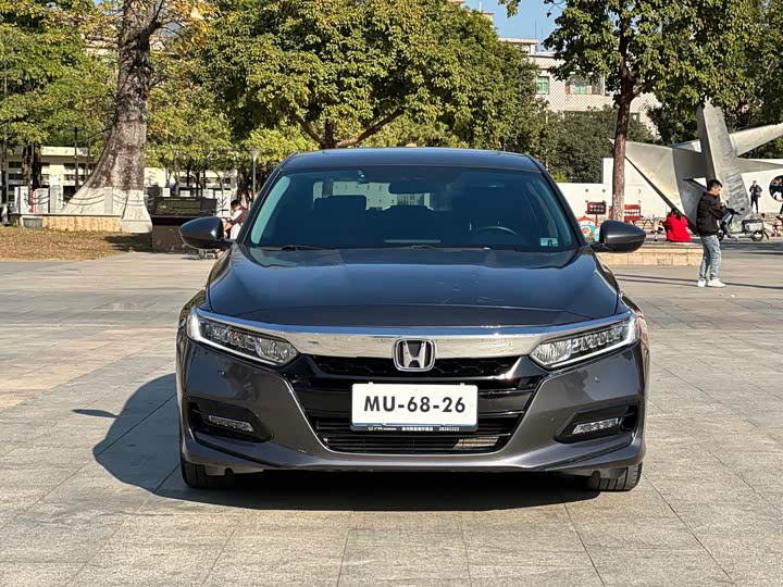 Фото 2 - Honda Accord