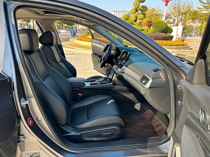 Фото 6 - Honda Accord