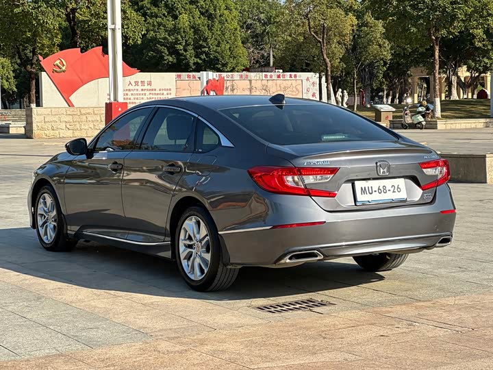 Фото 7 - Honda Accord