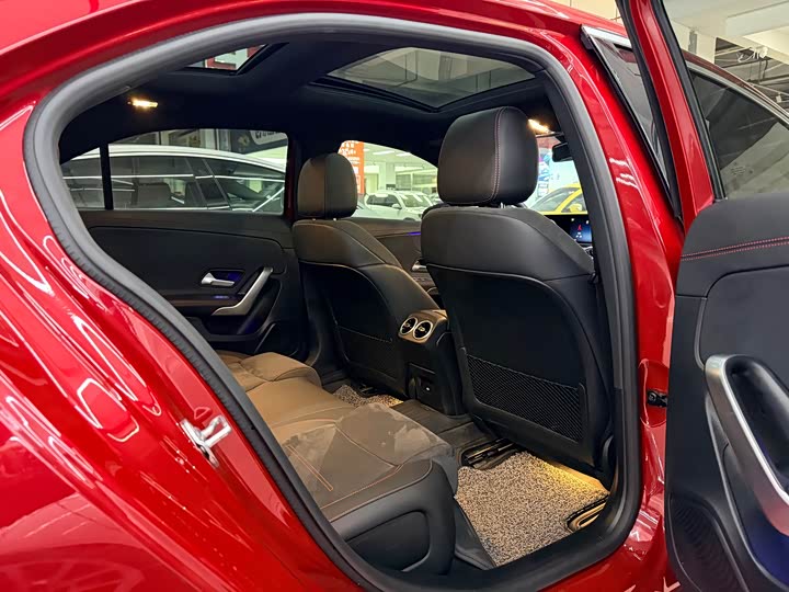 Фото 9 - Mercedes-Benz A-Class