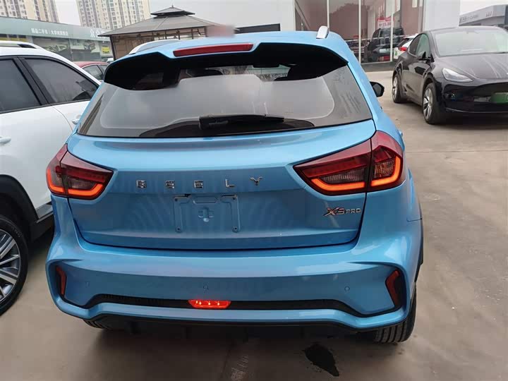 Фото 6 - Geely Vision X3