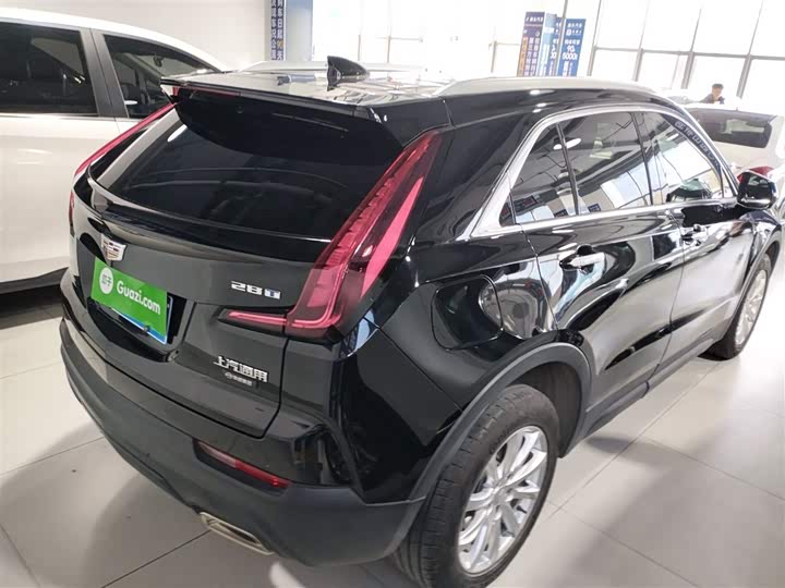 Фото 7 - Cadillac XT4