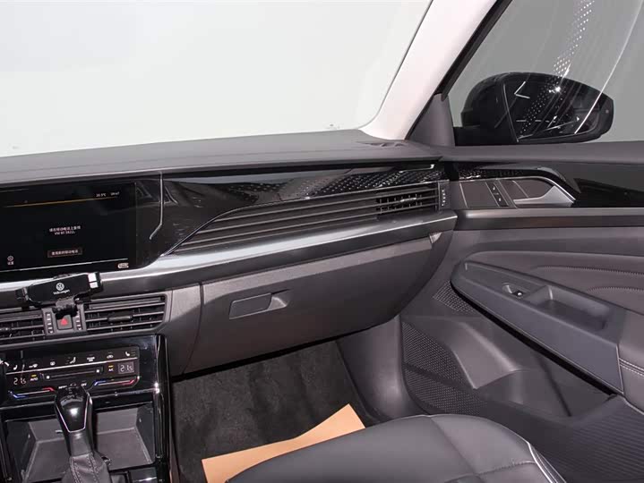 Фото 8 - Volkswagen Passat