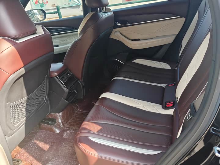 Фото 7 - Geely Monjaro