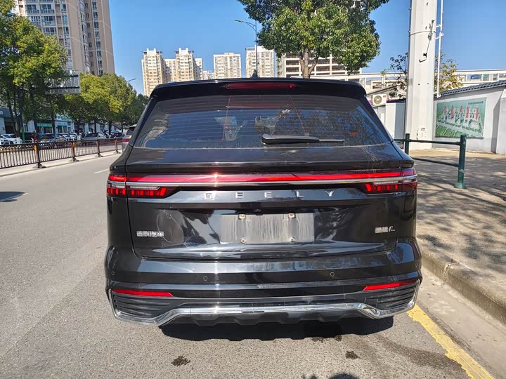 Фото 9 - Geely Monjaro