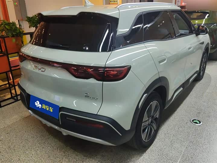 Фото 3 - BYD Yuan Up