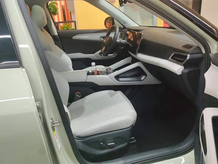 Фото 8 - BYD Yuan Up