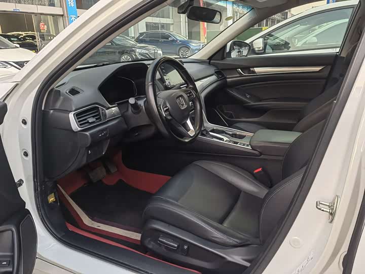 Фото 7 - Honda Accord