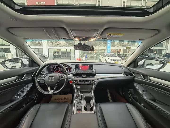 Фото 9 - Honda Accord