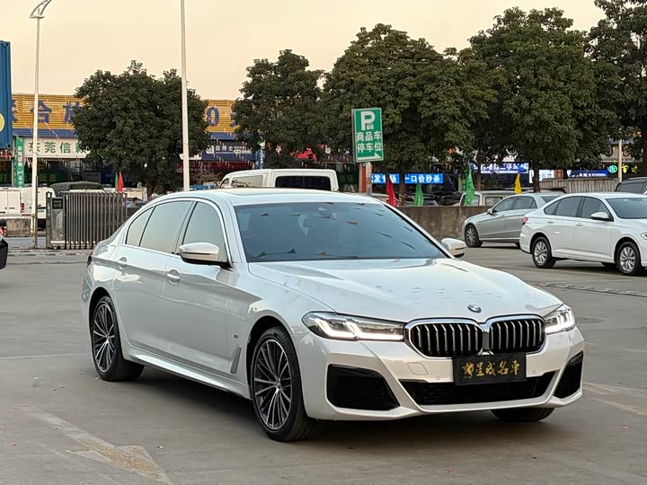 Фото 3 - BMW 5 Series