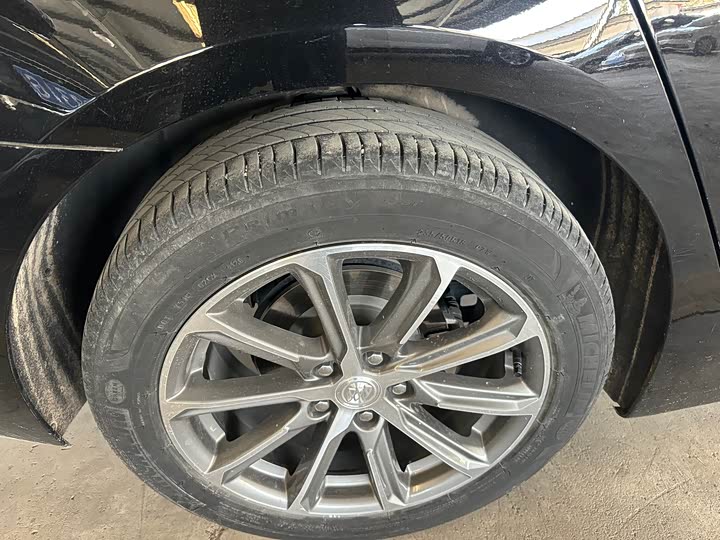 Фото 5 - Buick LaCrosse