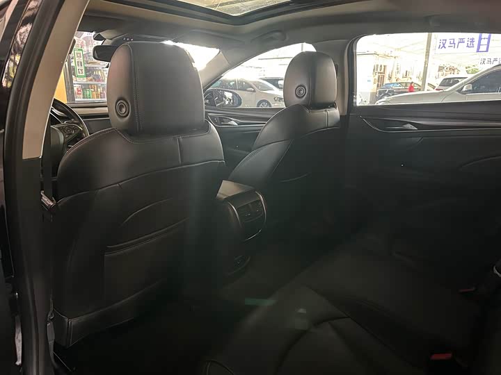 Фото 8 - Buick LaCrosse