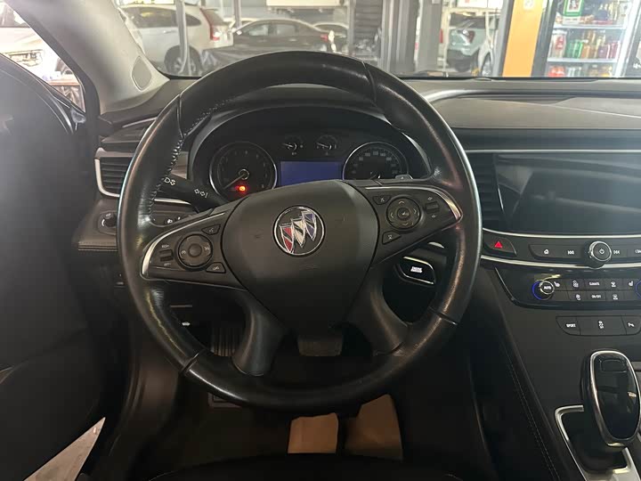 Фото 9 - Buick LaCrosse