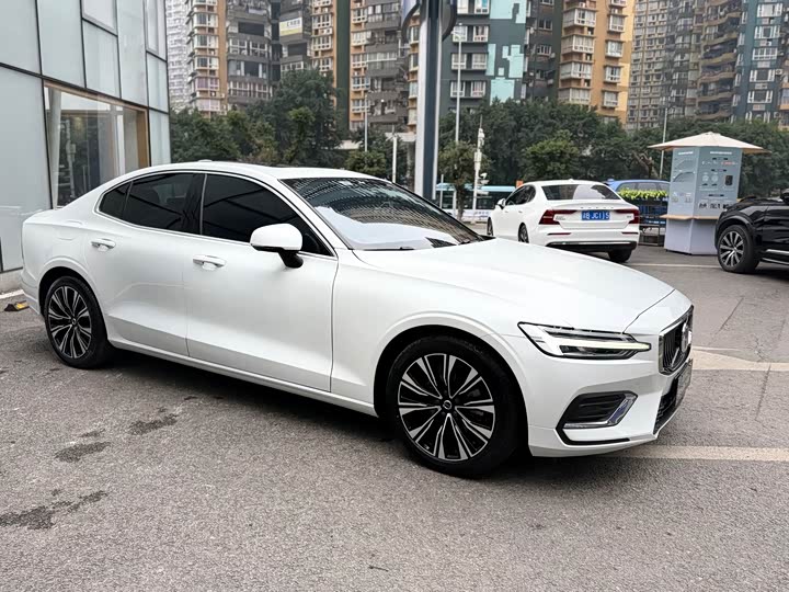 Фото 4 - Volvo S60
