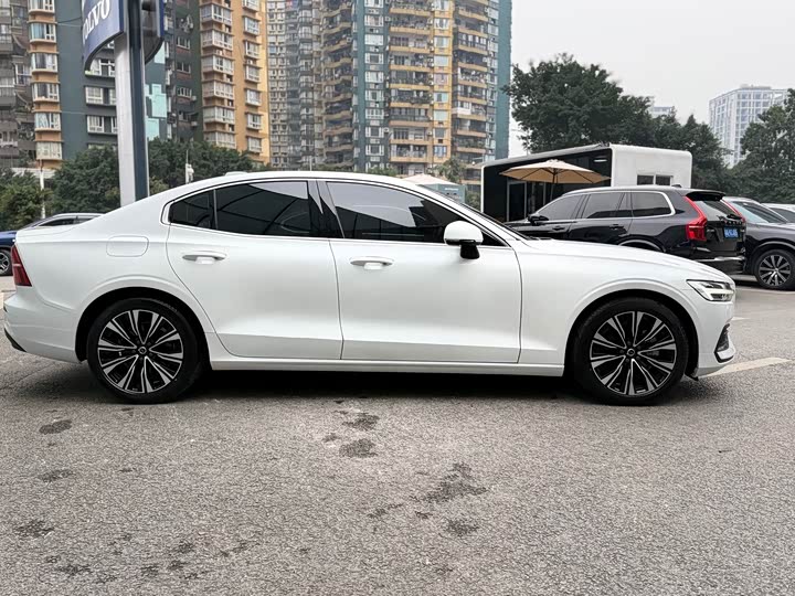 Фото 5 - Volvo S60