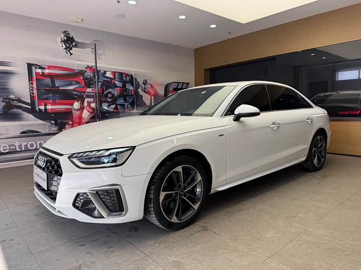 Фото 1 - Audi A4L