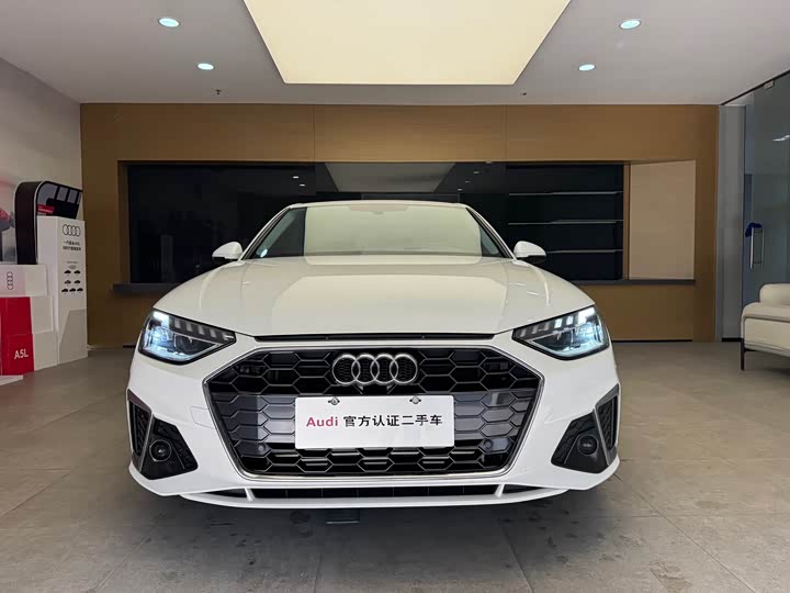 Фото 2 - Audi A4L