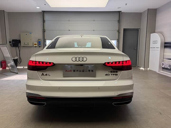 Фото 4 - Audi A4L