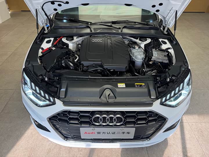 Фото 5 - Audi A4L