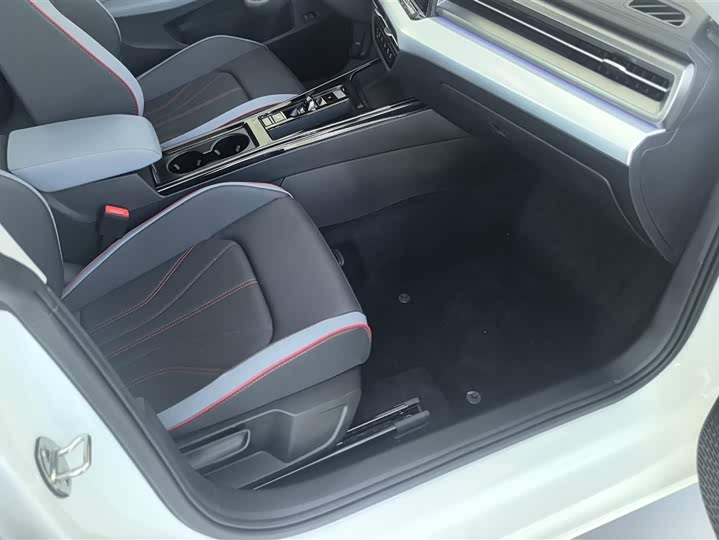 Фото 8 - Volkswagen Lamando L