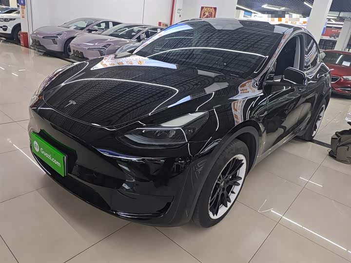 Фото 2 - Tesla Model Y