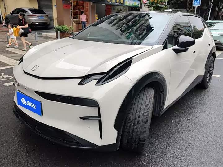 Фото 1 - Zeekr X