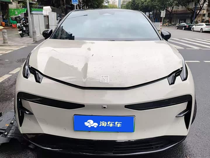 Фото 2 - Zeekr X