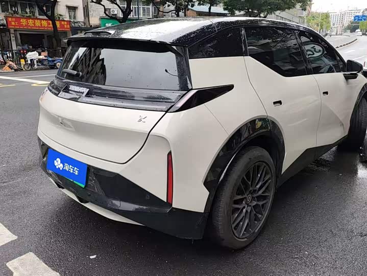 Фото 3 - Zeekr X