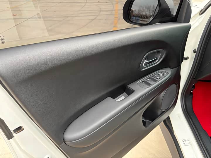 Фото 5 - Honda Vezel