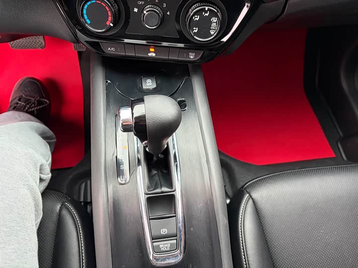 Фото 9 - Honda Vezel