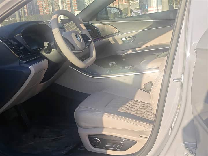 Фото 9 - BYD Han