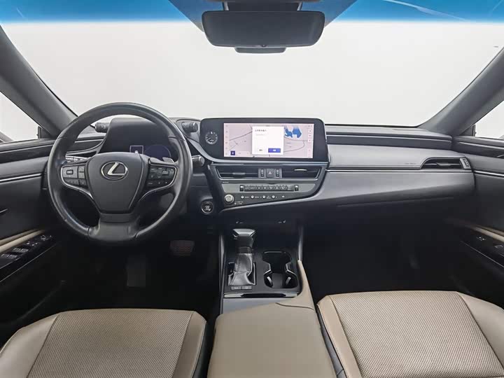 Фото 5 - Lexus ES