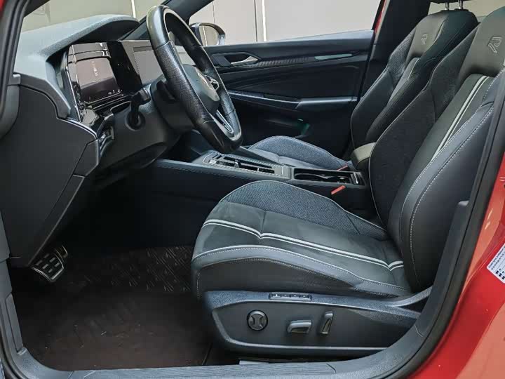 Фото 7 - Volkswagen Golf