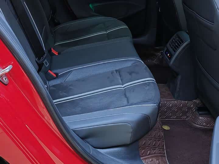 Фото 9 - Volkswagen Golf