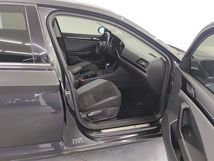 Фото 8 - Volkswagen Sagitar L