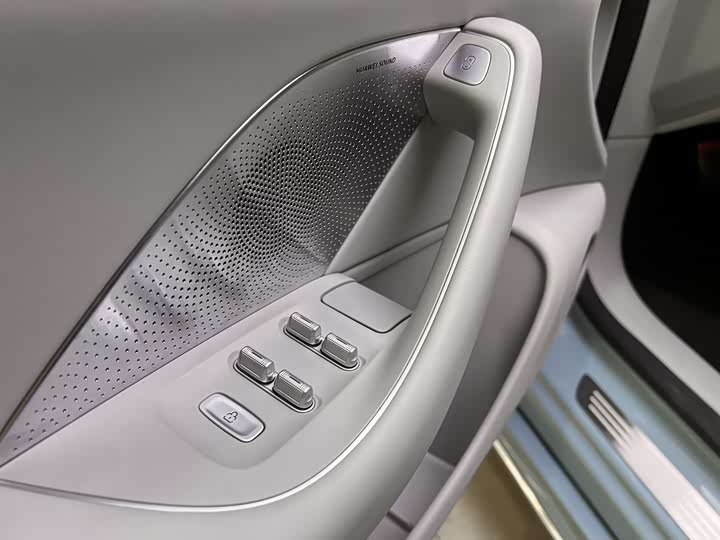 Фото 4 - Luxeed S7