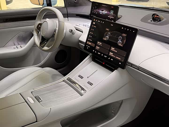 Фото 6 - Luxeed S7