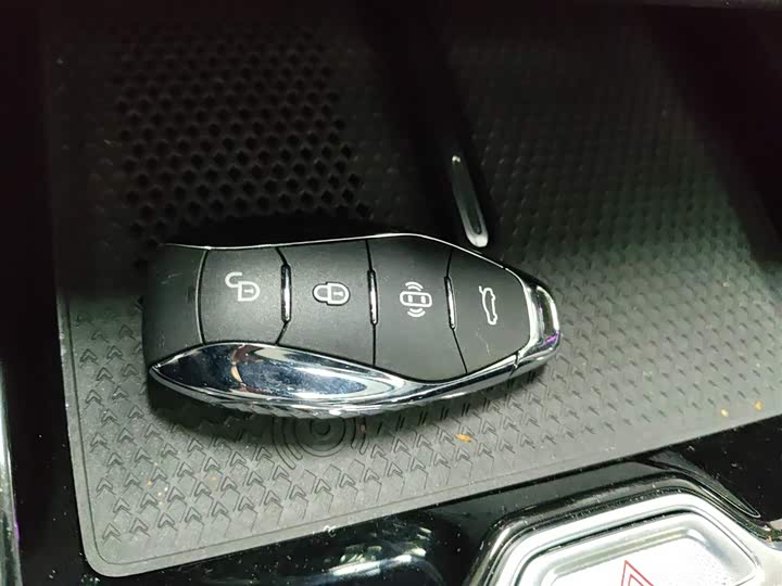 Фото 9 - Hongqi HS5