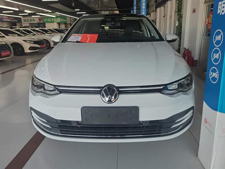 Фото 1 - Volkswagen Golf