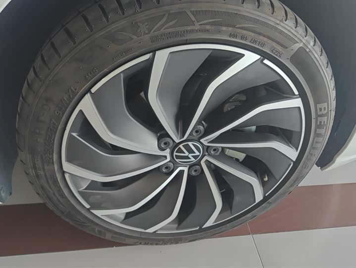 Фото 6 - Volkswagen Golf