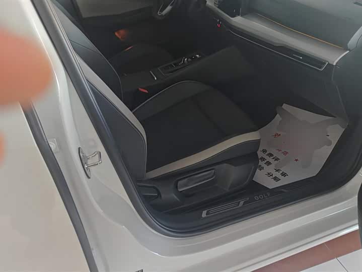 Фото 8 - Volkswagen Golf